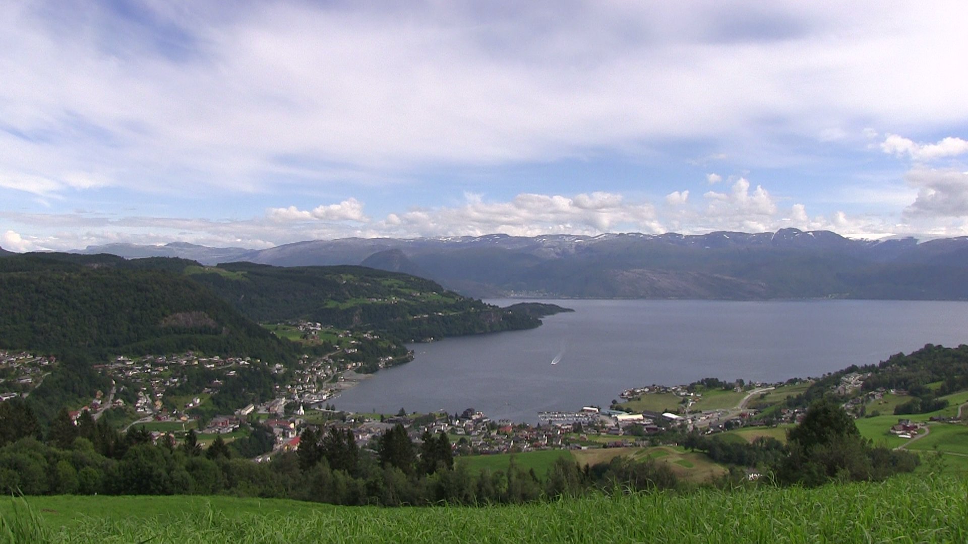 Øystese looking out toward Folgefonn Peninsula © Anne Gullbjørg Digranes