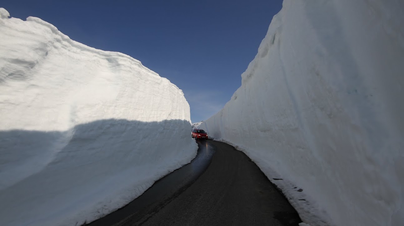On the way to the Fonna Ski Resort.  © Jan Petter Svendal