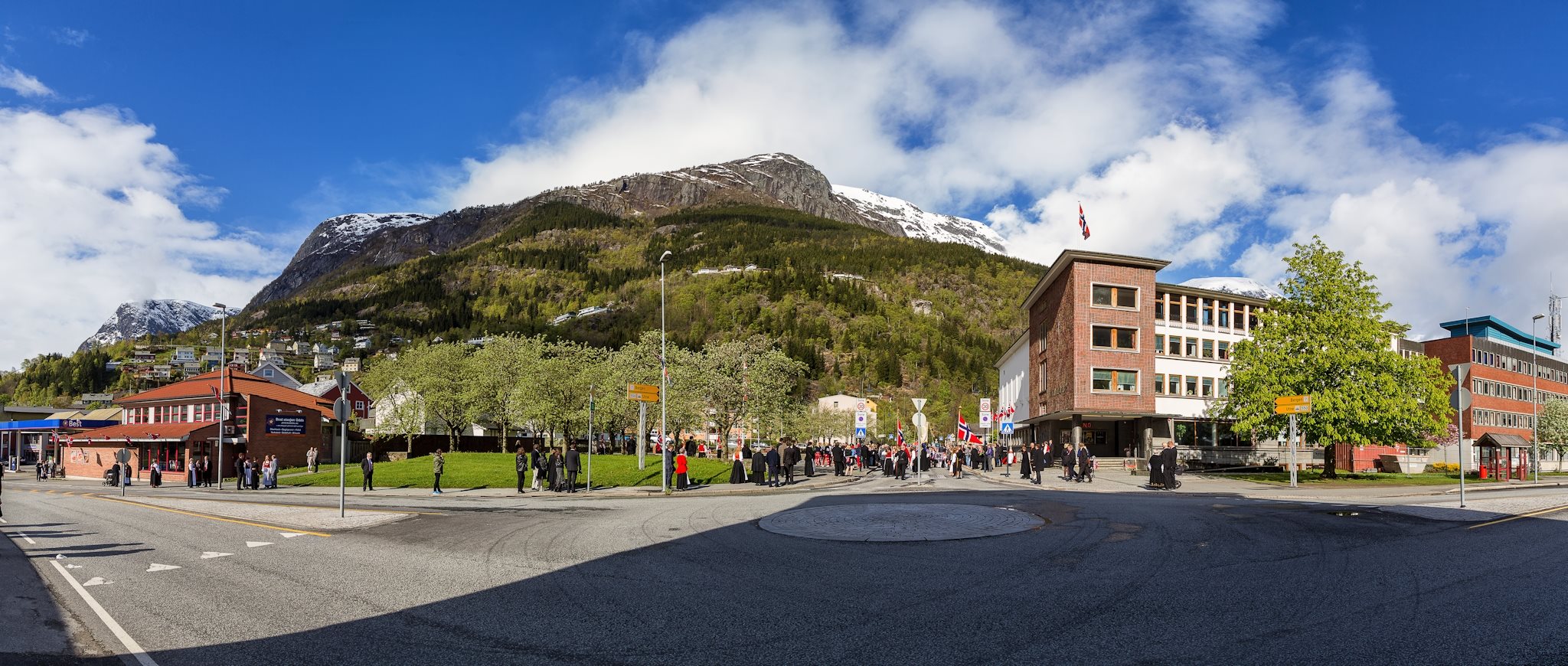 17. mai ved rådhuset.  © Terje Lægreid