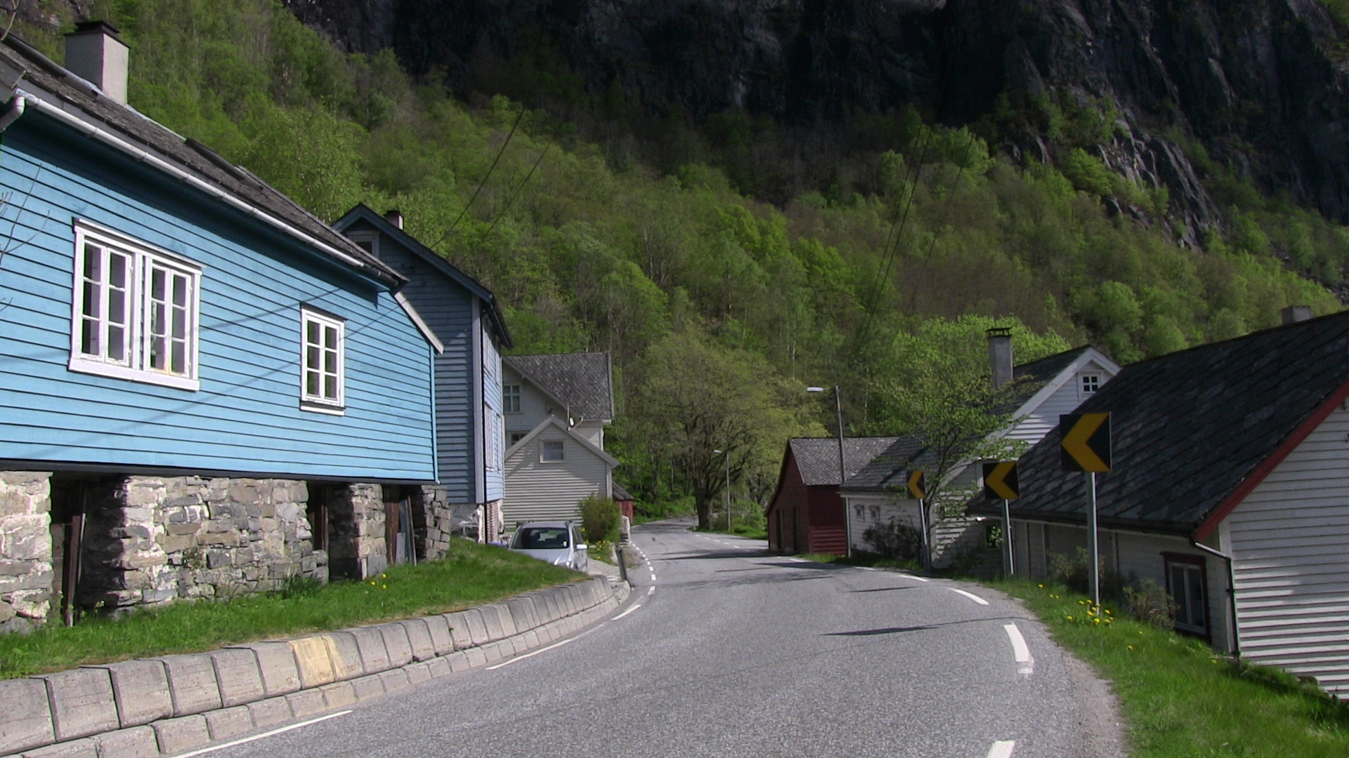 Rv 13 gjennom Øvre Vassenden © Anne Gullbjørg Digranes