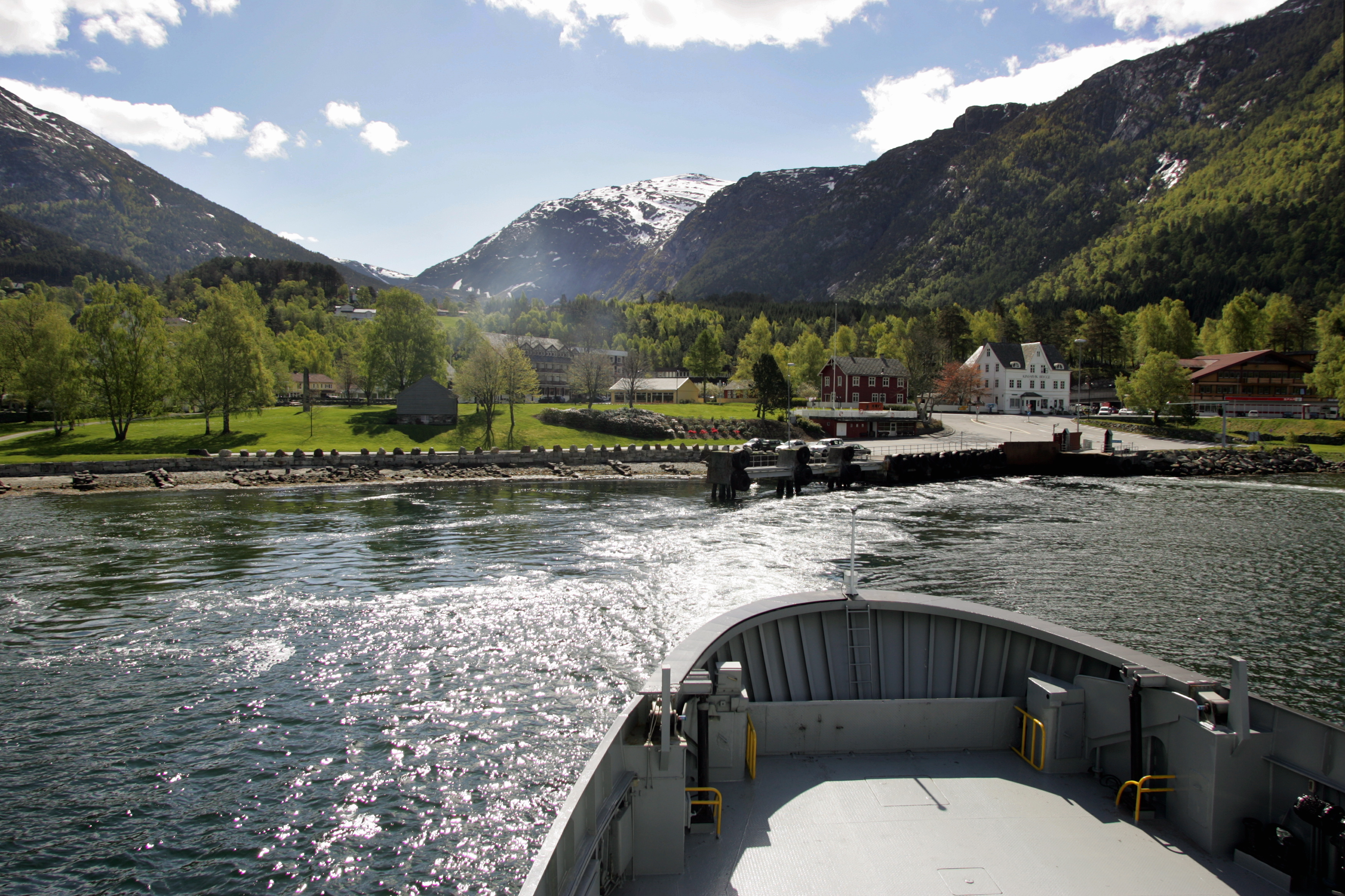 Kinsarvik sett frå ferja.