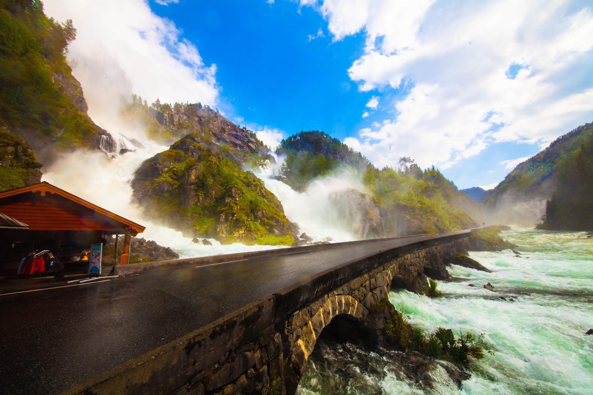 Låtefossen og Espelandsfossen.  © og foto John Helge Rasmussen