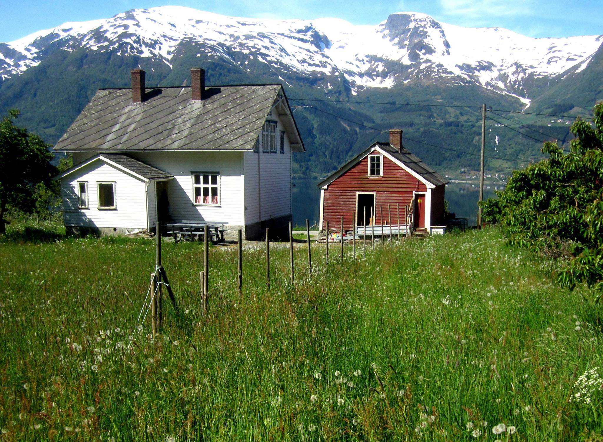 Øvsta Sekse, sett mot Folgefonna.  © Johannes H Sekse